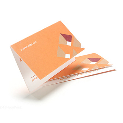 Cartes d­­’affaires pliées