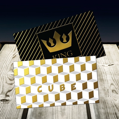https://d241k1re3tsyhu.cloudfront.net/printfas/images/product/printfast_ca_Raised_Foil_Card_S.jpg